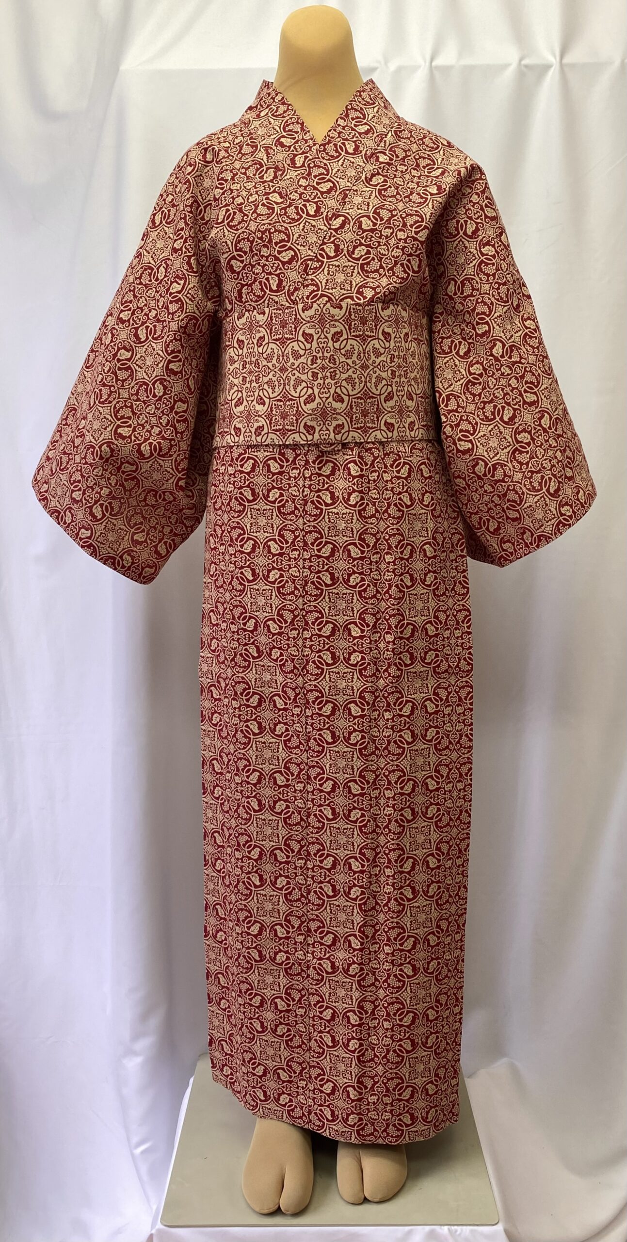 銀座きもの装 正倉院柄 赤 (女性用) Lサイズ - 画像 (3)